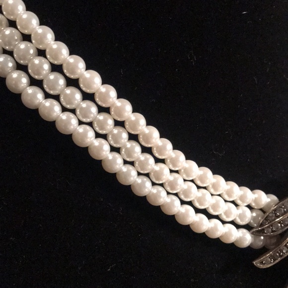Heidi Daus Faux Pearl Necklace - Picture 6 of 8
